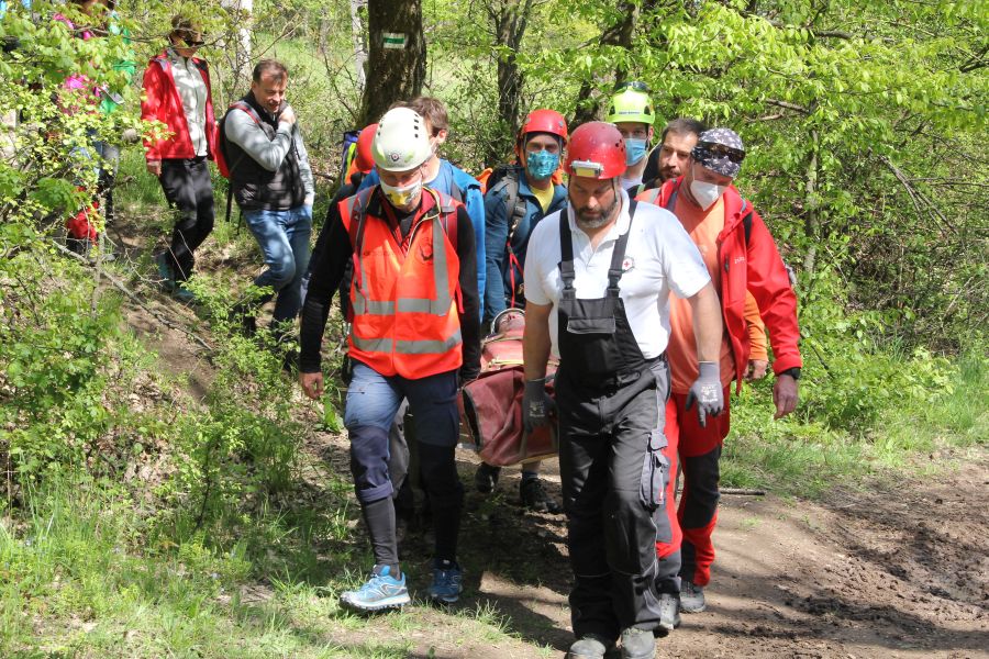 Rescue in the Börzsöny Mountains with the National Rescue Service Hungarian Cave Rescue Service